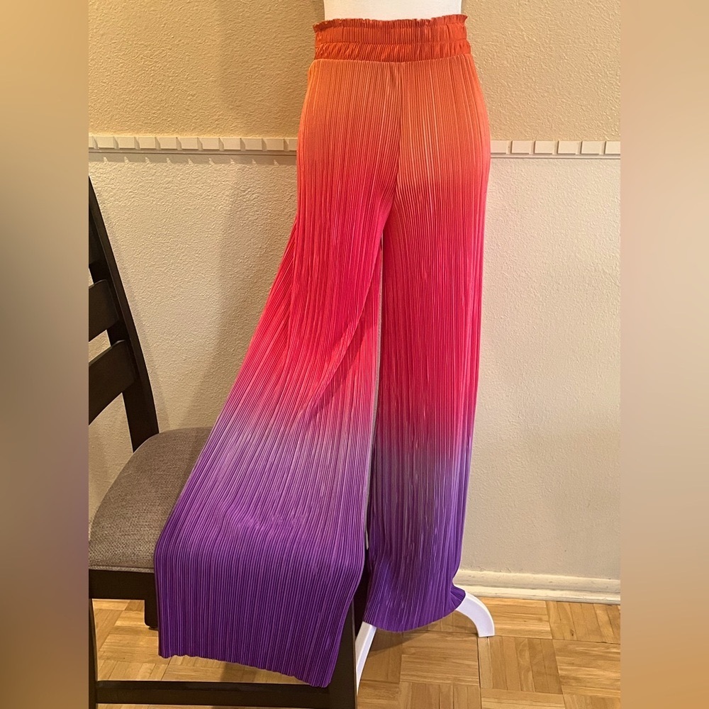 Ombré pleated wide leg pants. Smocked stretchy waist. Purple pink orange. M. NWT - Picture 3 of 7